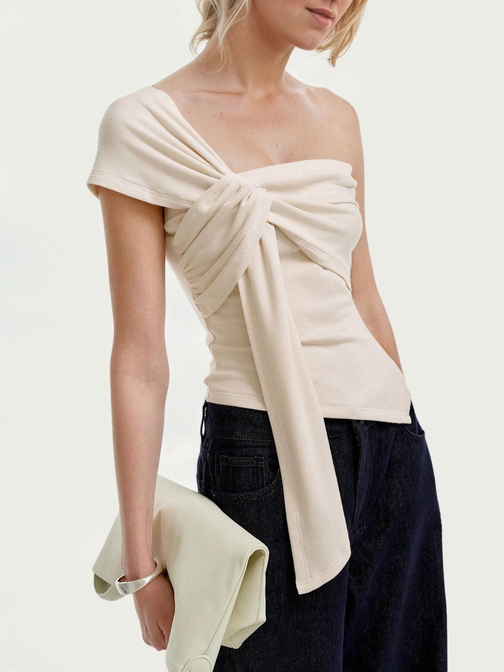 One-Shoulder Knot Detail T-Shirt - Kharites