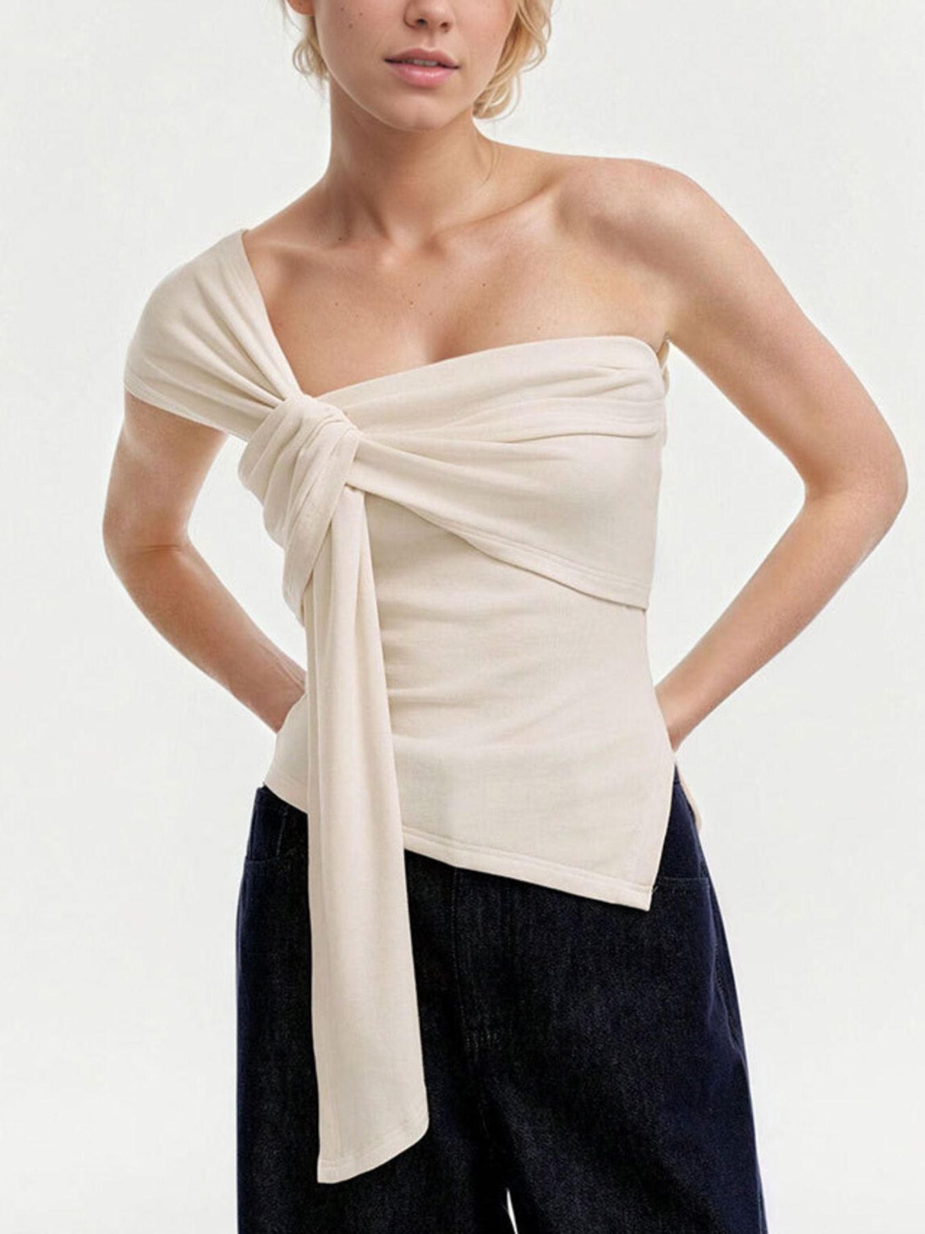 One-Shoulder Knot Detail T-Shirt - Kharites